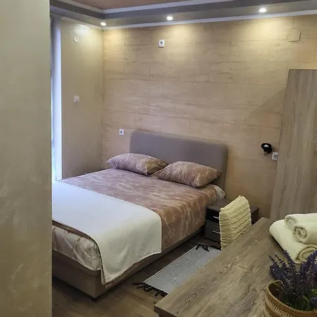 Prenociste Simke 3* Subotica