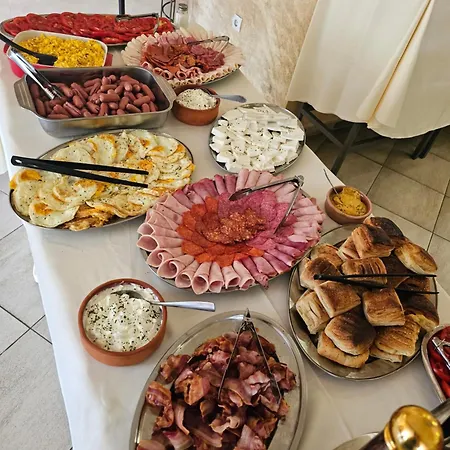 Prenociste Simke Hotel 3*